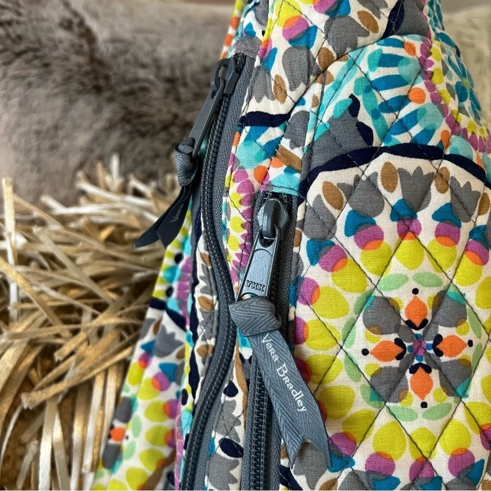 VERA BRADLEY Sunny Medallion 2022 Essentials Lighten Up Sling Back Gray Yellow